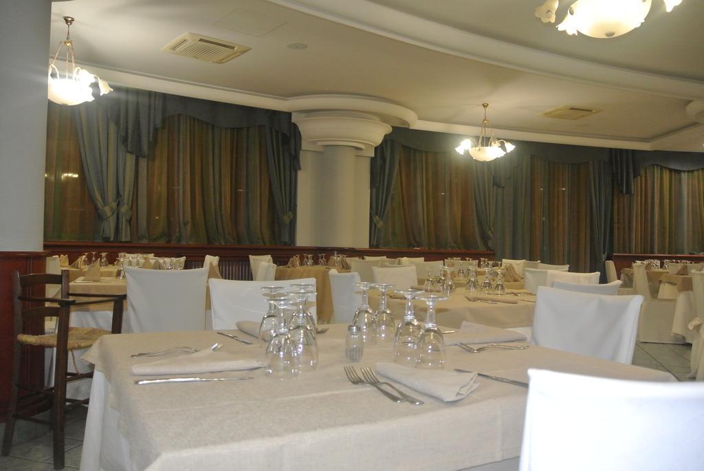 Hotel Stefano A Melito Мелито-ди-Наполи Экстерьер фото