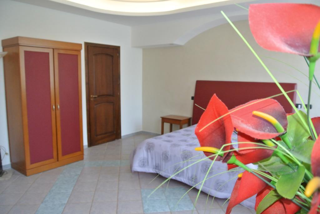 Hotel Stefano A Melito Мелито-ди-Наполи Экстерьер фото