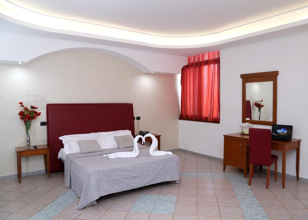 Hotel Stefano A Melito Мелито-ди-Наполи Экстерьер фото