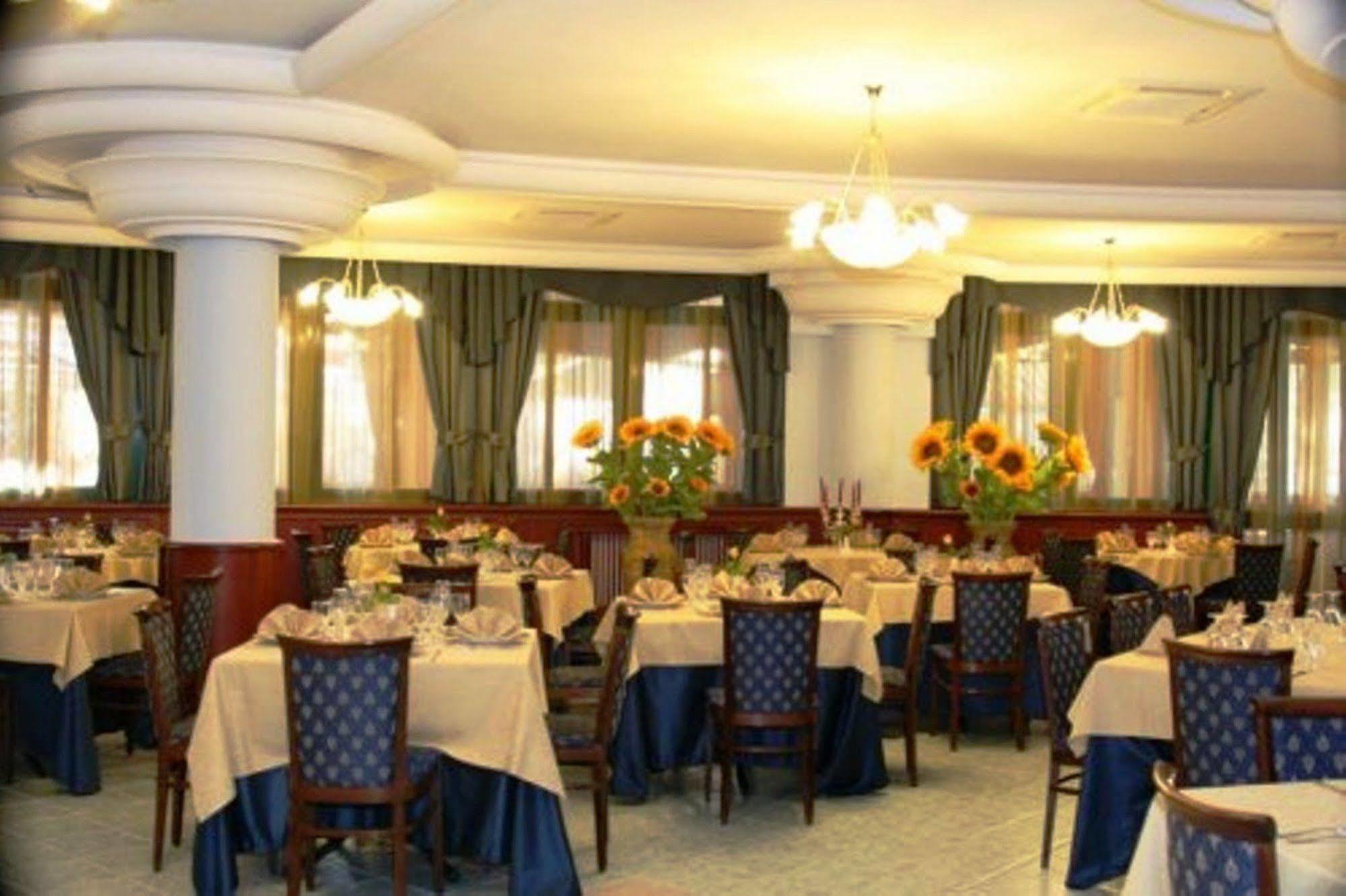 Hotel Stefano A Melito Мелито-ди-Наполи Экстерьер фото