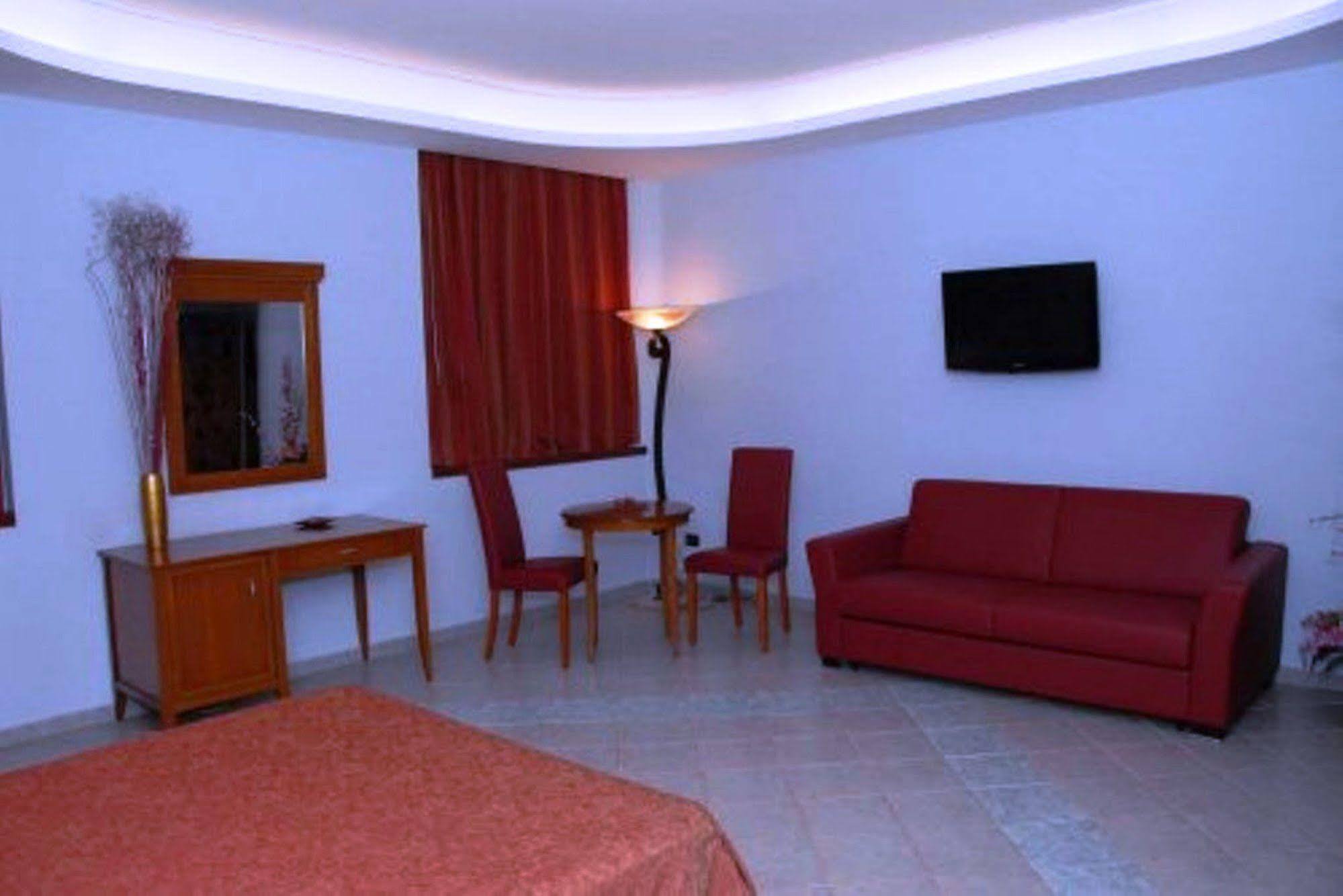 Hotel Stefano A Melito Мелито-ди-Наполи Экстерьер фото