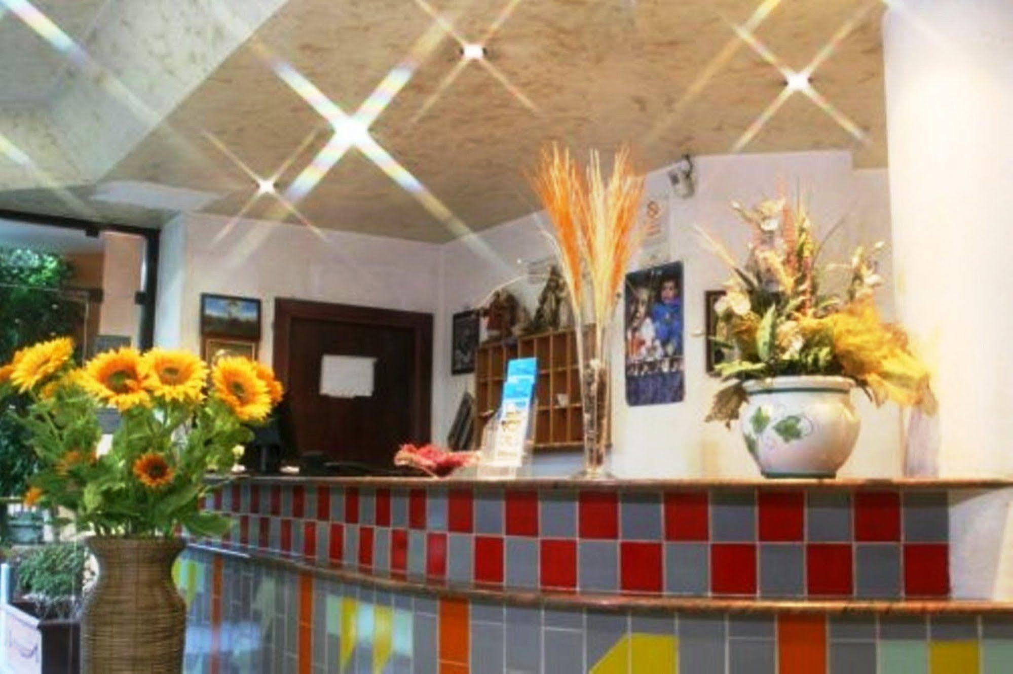Hotel Stefano A Melito Мелито-ди-Наполи Экстерьер фото